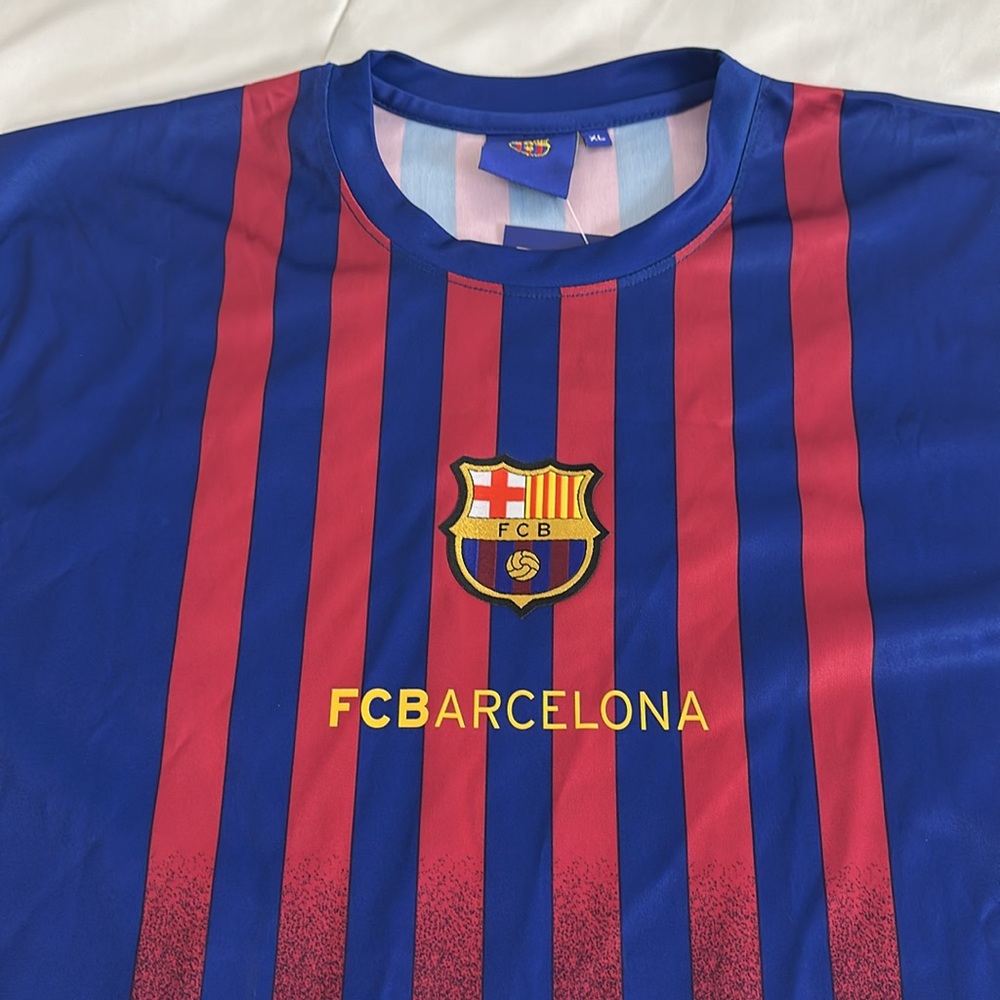 FCBarcelona Messi 10 Unicef Jersey - Picture 3 of 11